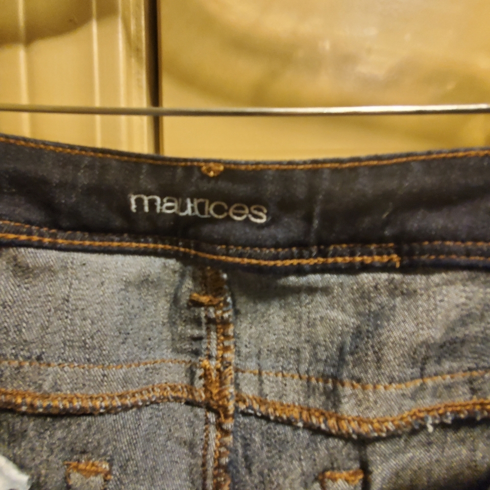 Jeans - Picture 2 of 3